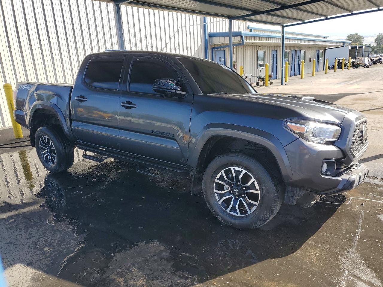 2023 Toyota Tacoma Trd Sport - Image 4