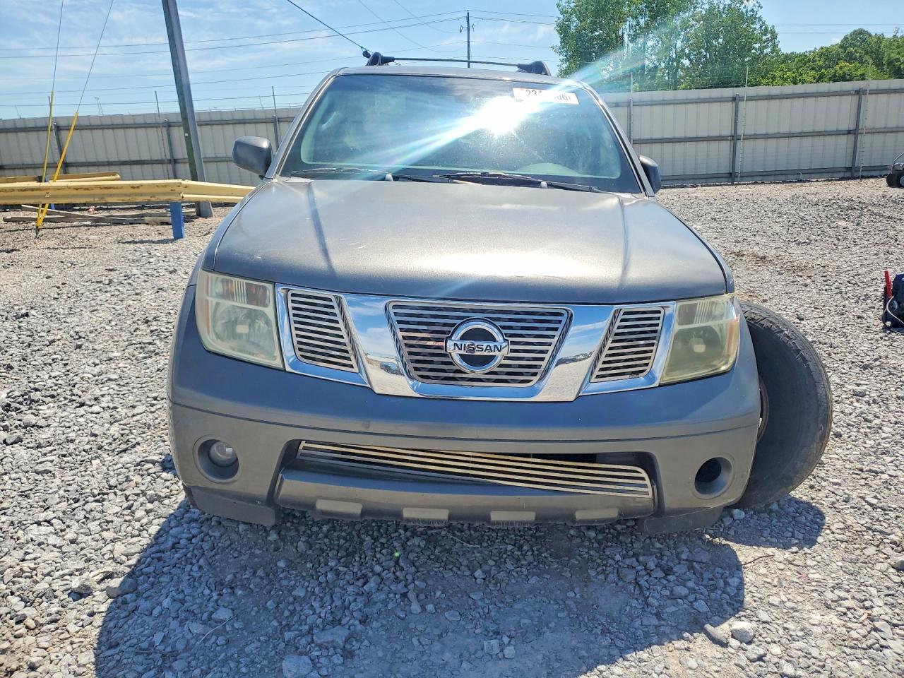 2005 Nissan Pathfinder Xe - Image 5