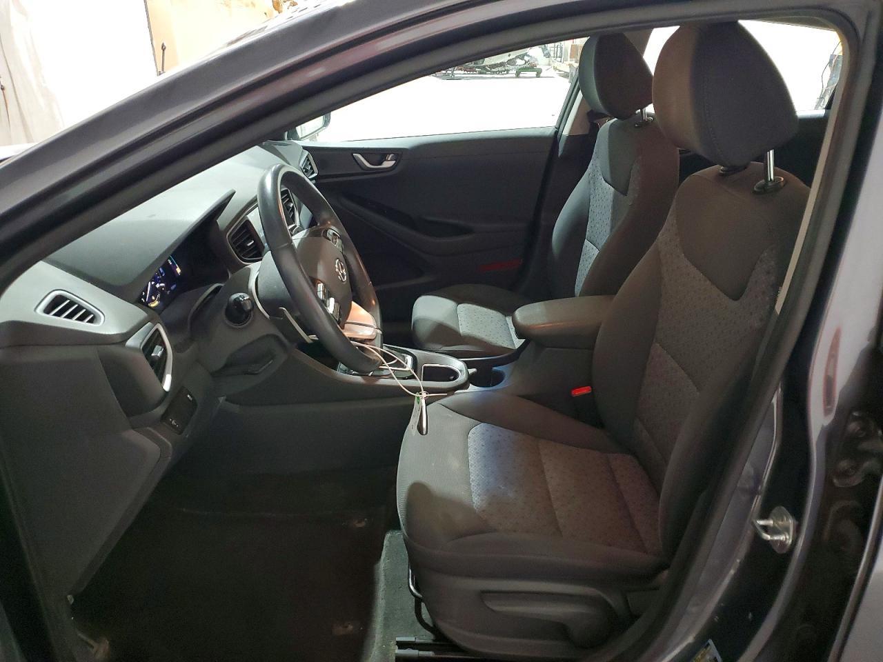 2019 Hyundai Ioniq Plug-In Hybrid Base - Image 7