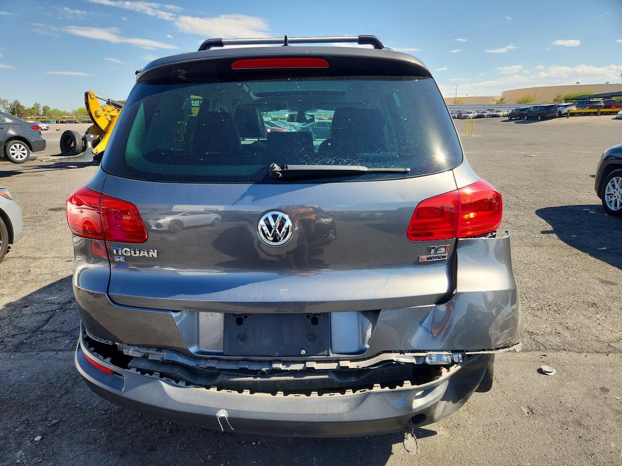 2016 Volkswagen Tiguan S - Фото 6