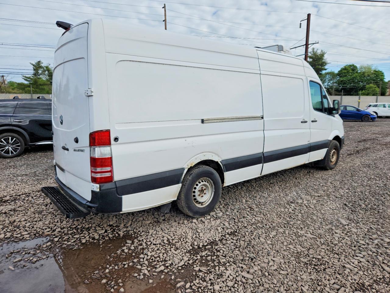 2015 Mercedes Benz Sprinter 2500 Refrigerated Delivery Van - Image 3