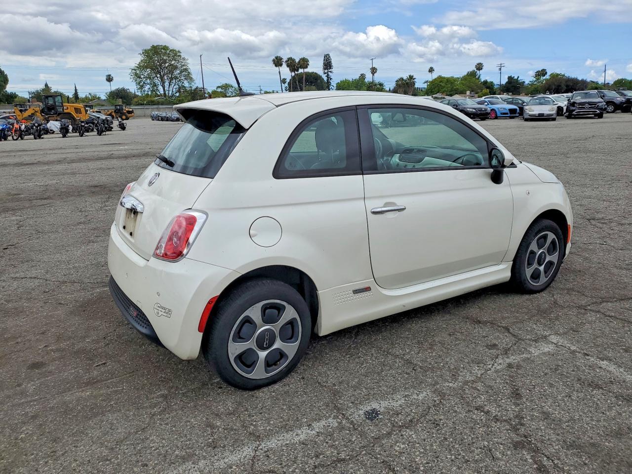 2014 Fiat 500 Electric - Фото 3