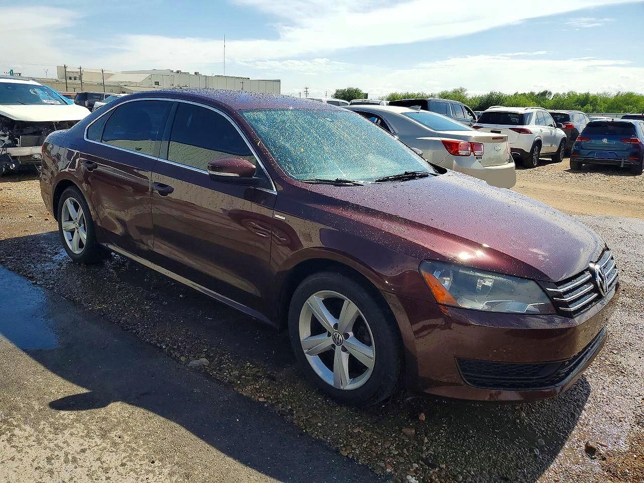 2014 Volkswagen Passat S - Фото 4