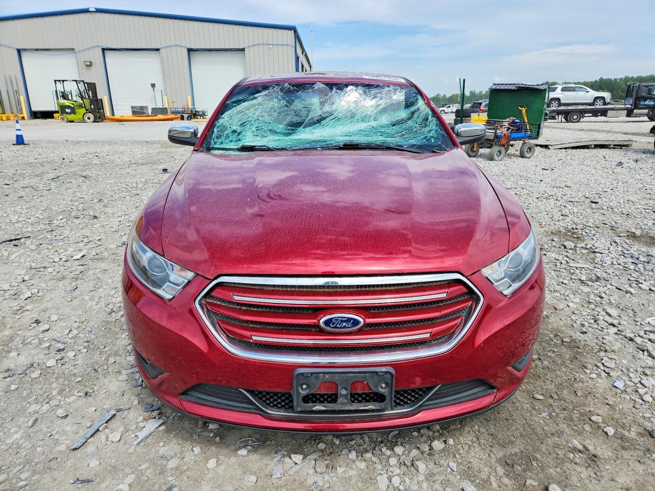 2016 Ford Taurus Limited - Image 5