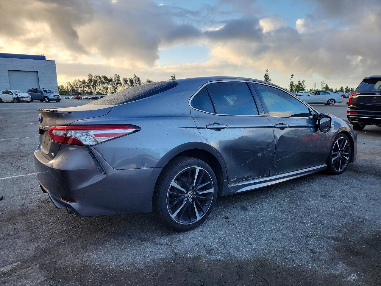 2018 Toyota Camry Xse - Фото 3