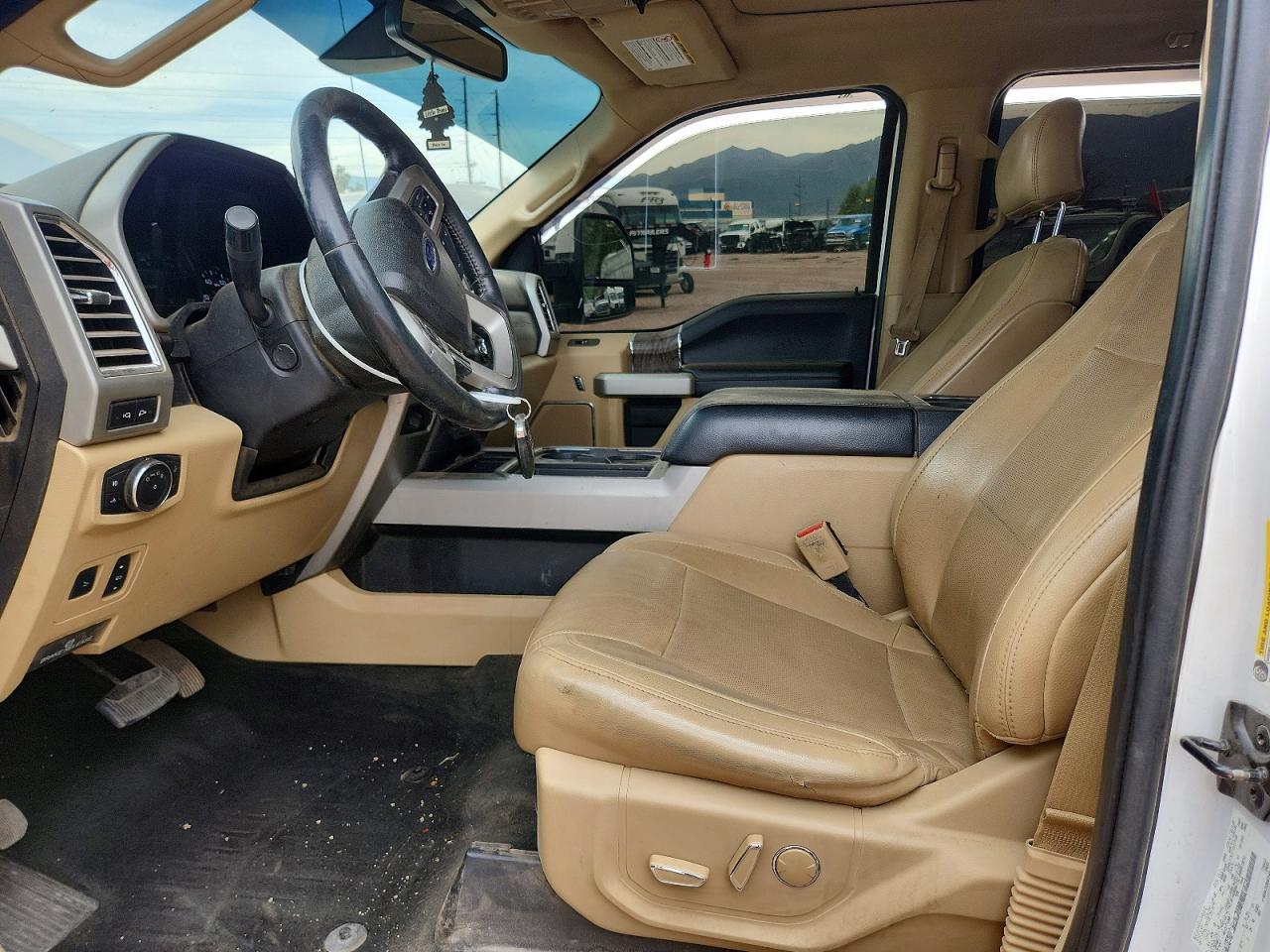 2017 Ford F350 Super Duty - Image 7