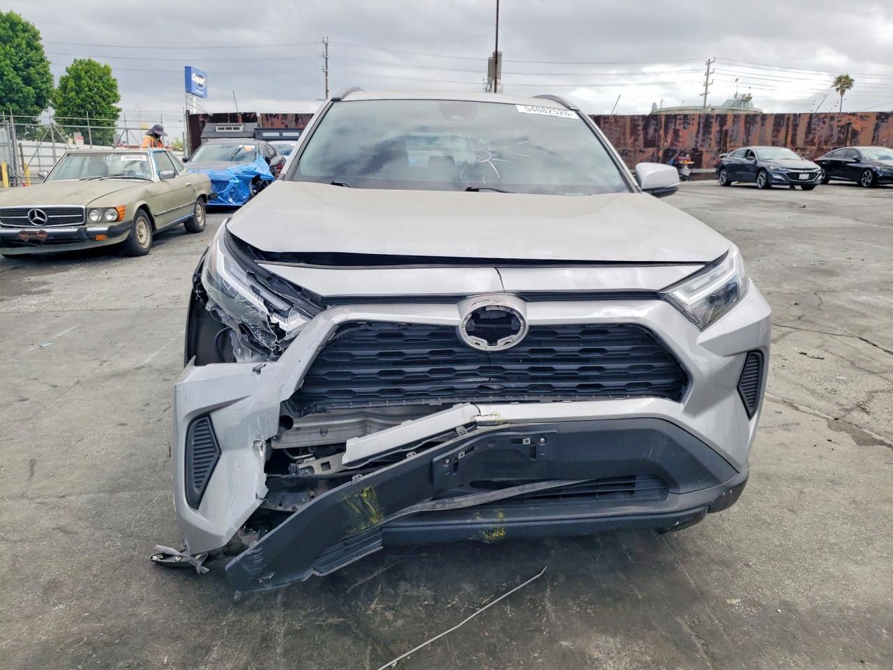 2024 Toyota Rav4 Hybrid Xle - Image 5