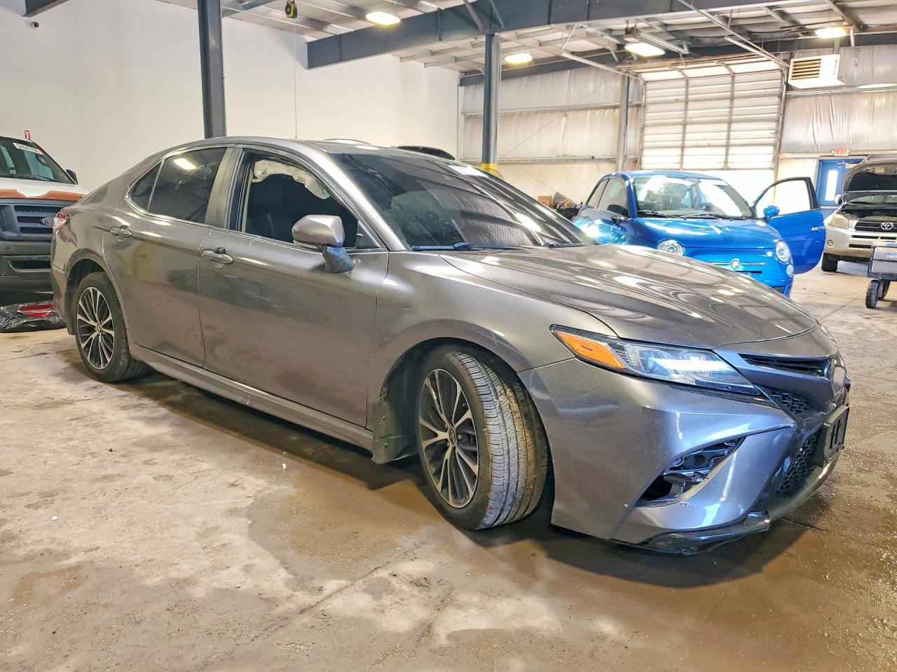 2020 Toyota Camry Se - Image 4