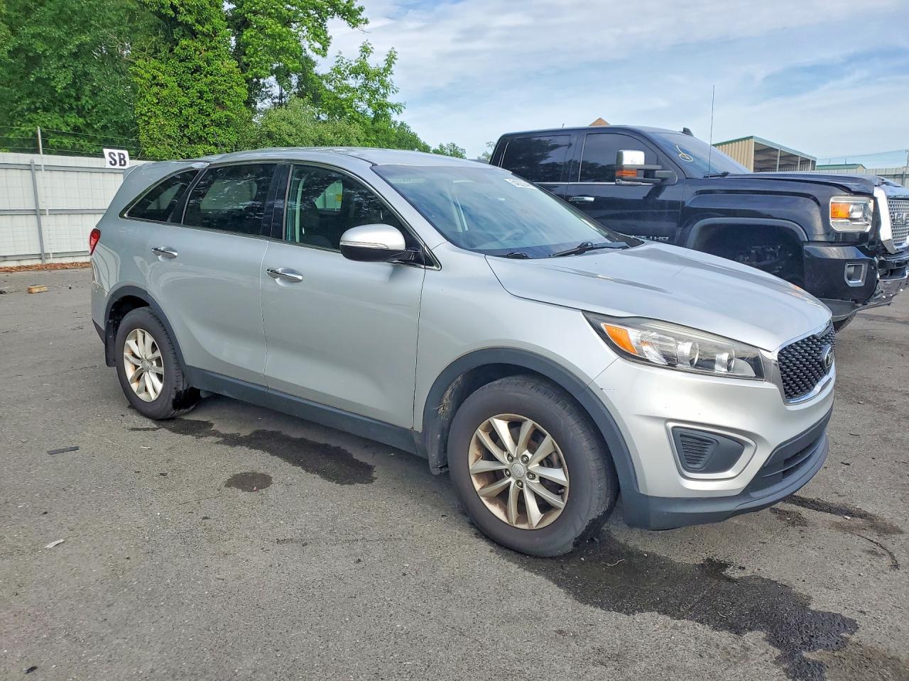 2017 Kia Sorento L - Image 4