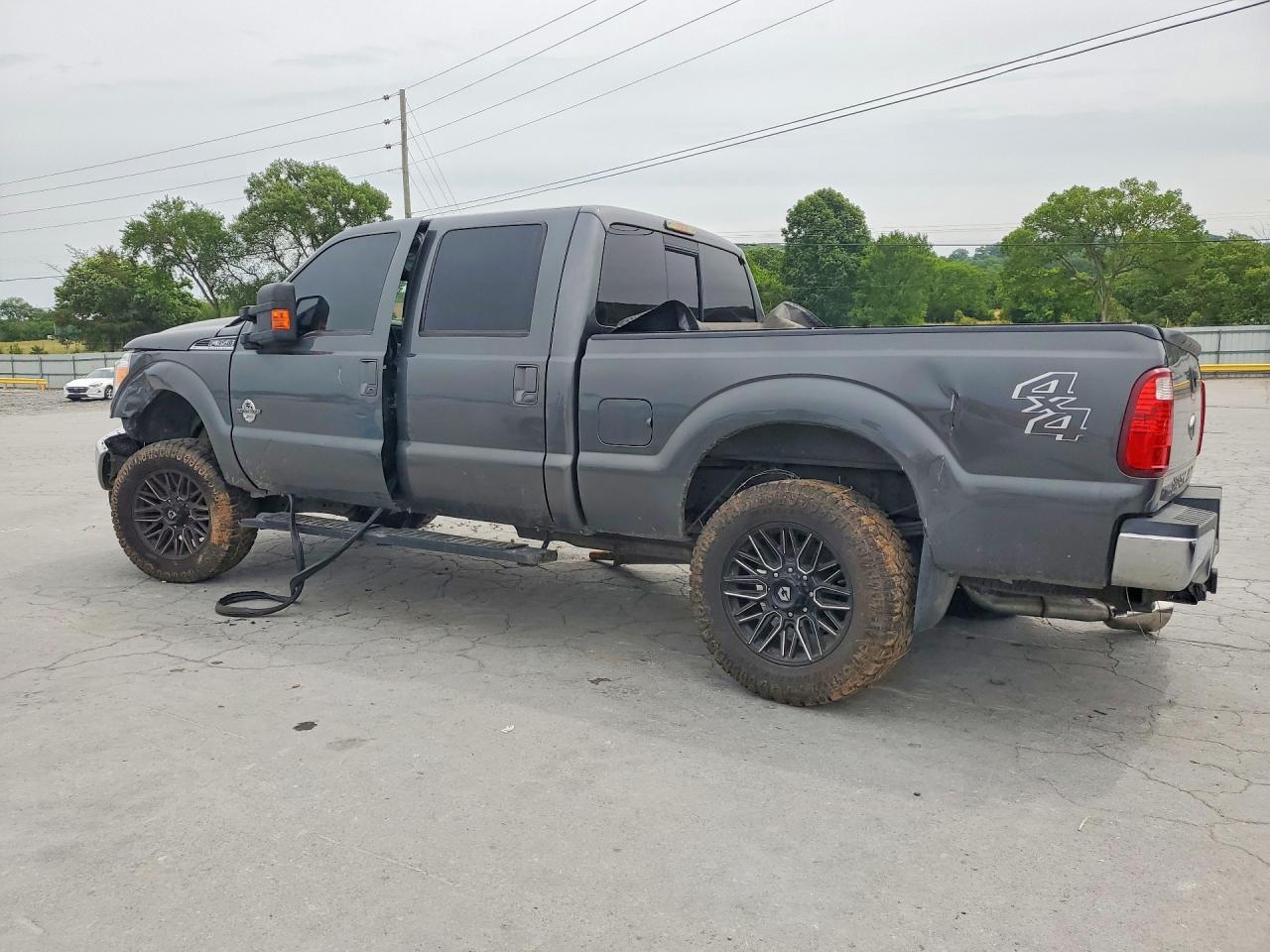 2015 Ford F350 Super Duty - Фото 2