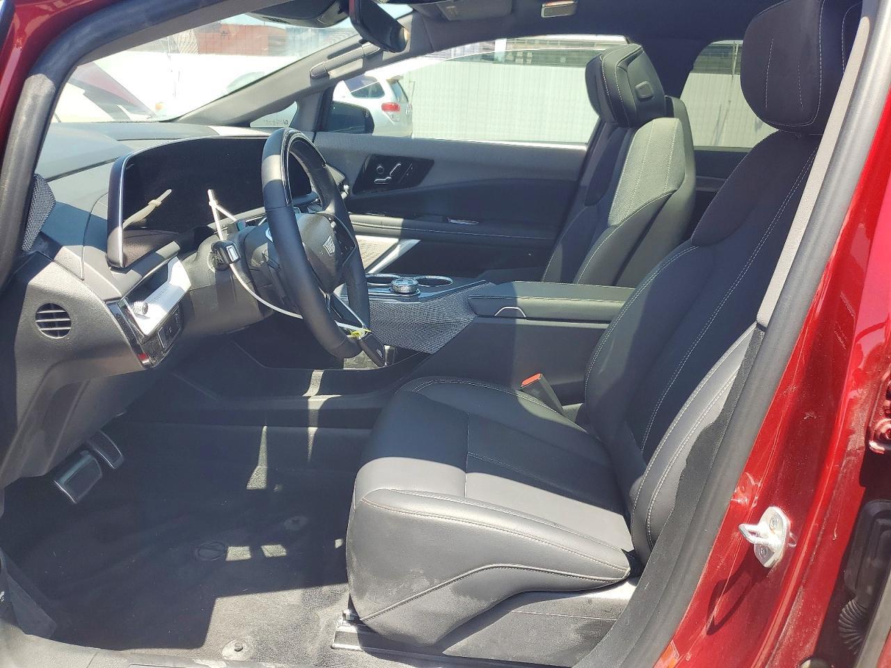 2025 Cadillac Optiq Luxury - Фото 7