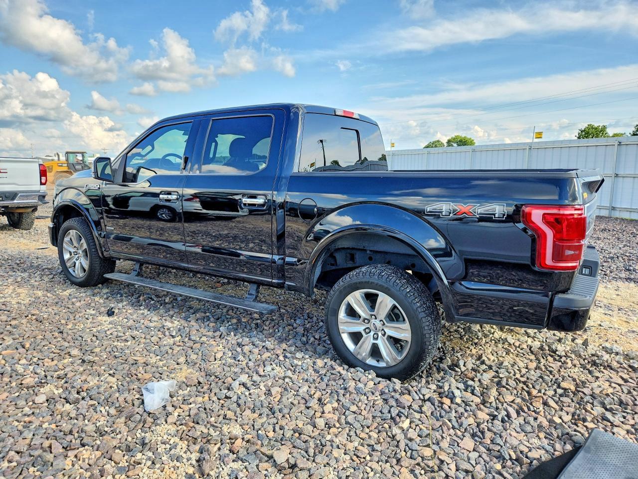 2016 Ford F150 Supercrew - Фото 2