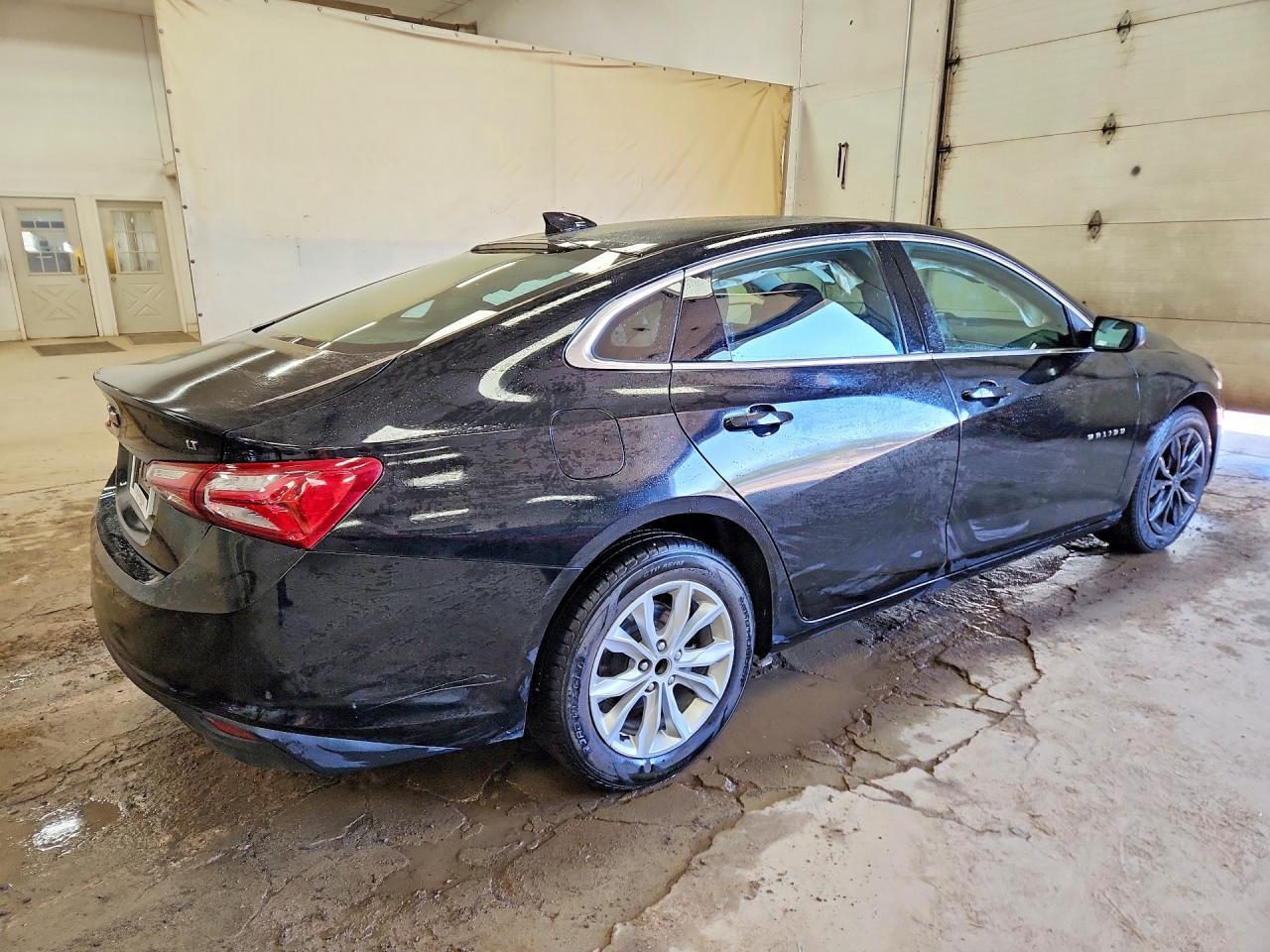2022 Chevrolet Malibu Lt - Image 3