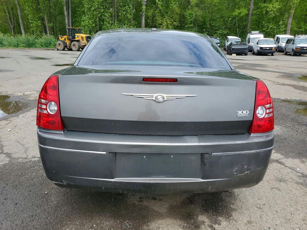 2010 Chrysler 300 Touring - Фото 6