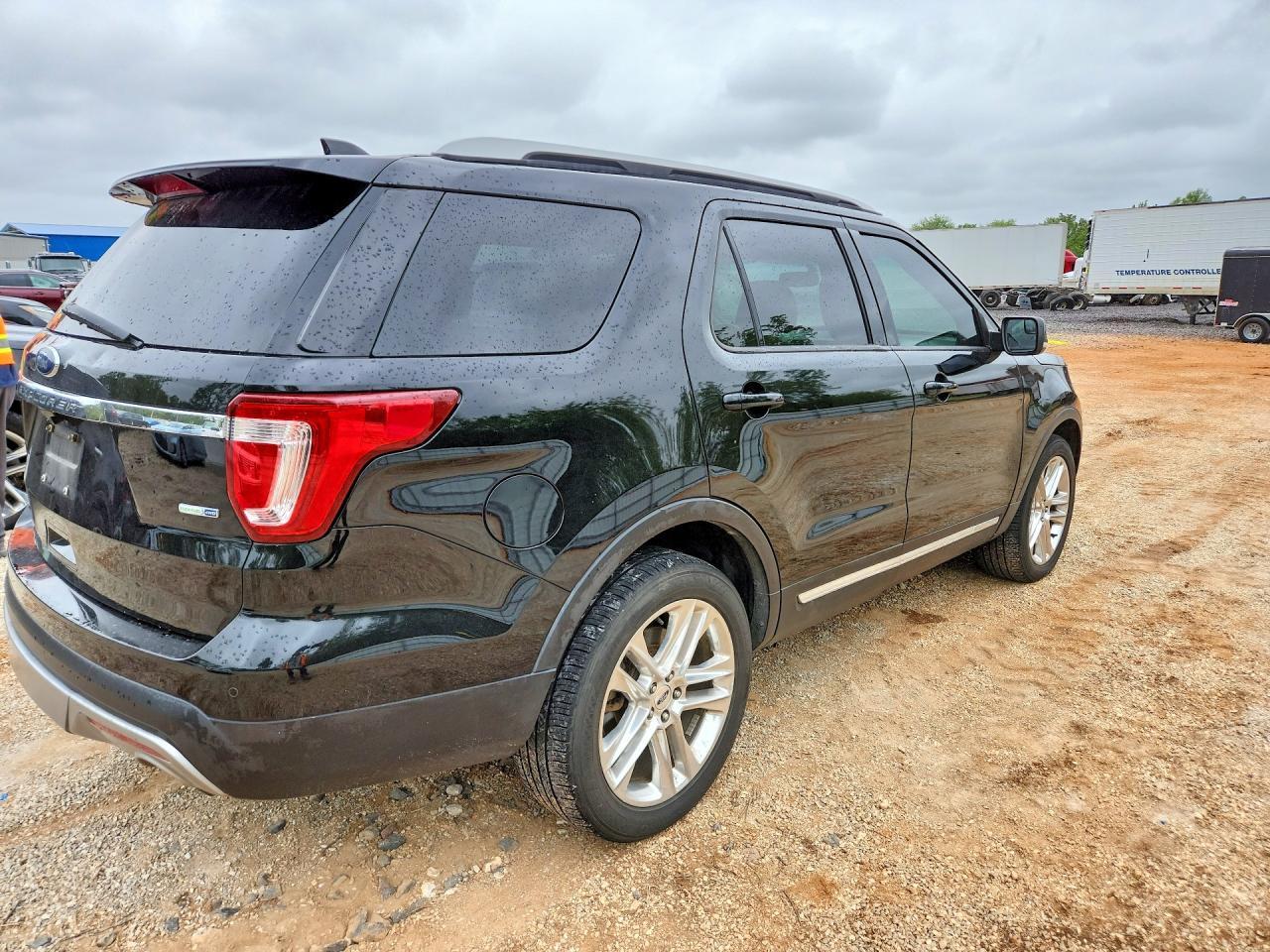 2016 Ford Explorer Xlt - Фото 3