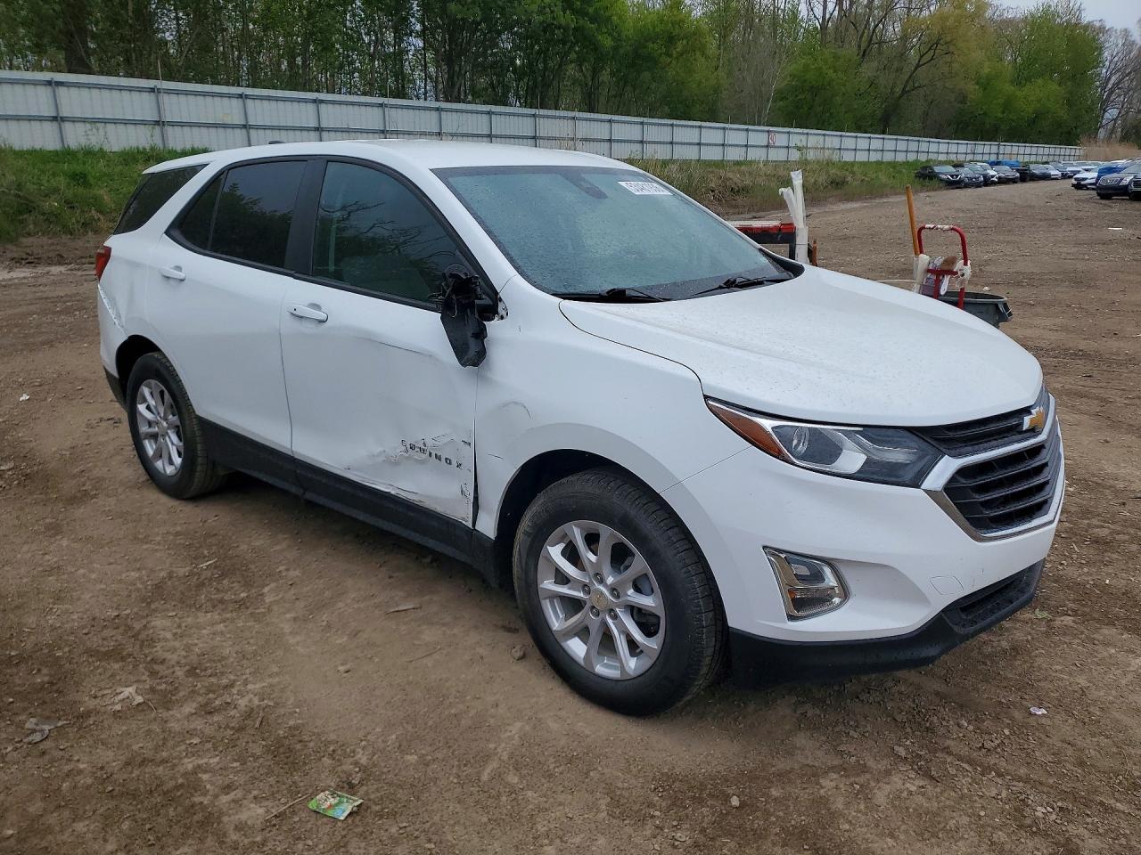 2020 Chevrolet Equinox Ls - Image 4