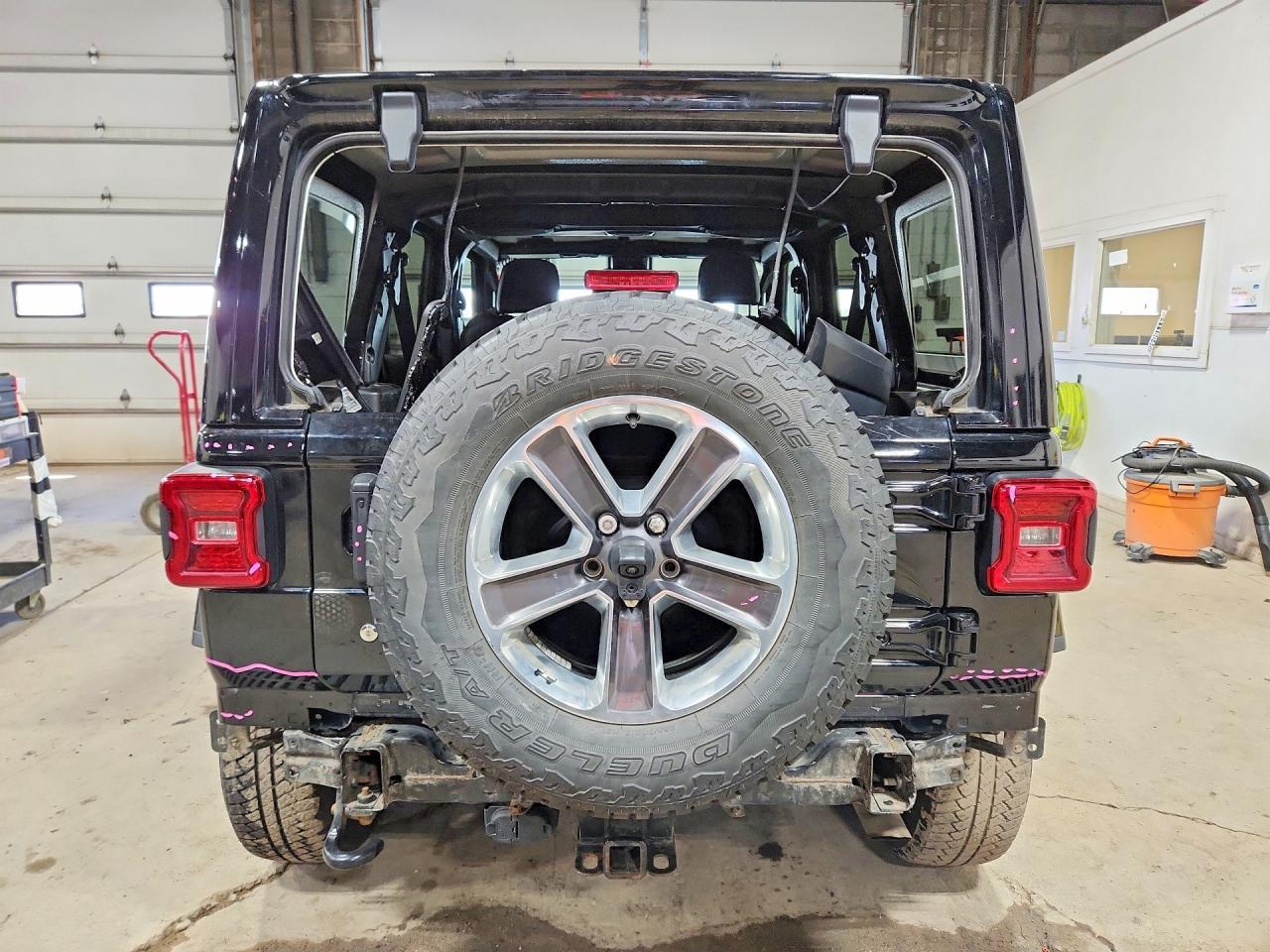 2020 Jeep Wrangler Unlimited Sahara - Image 6