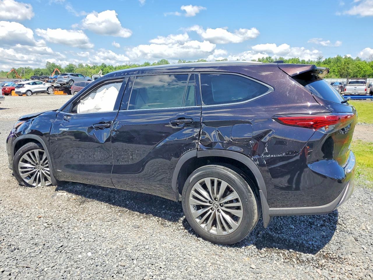 2021 Toyota Highlander Hybrid Platinum - Фото 2