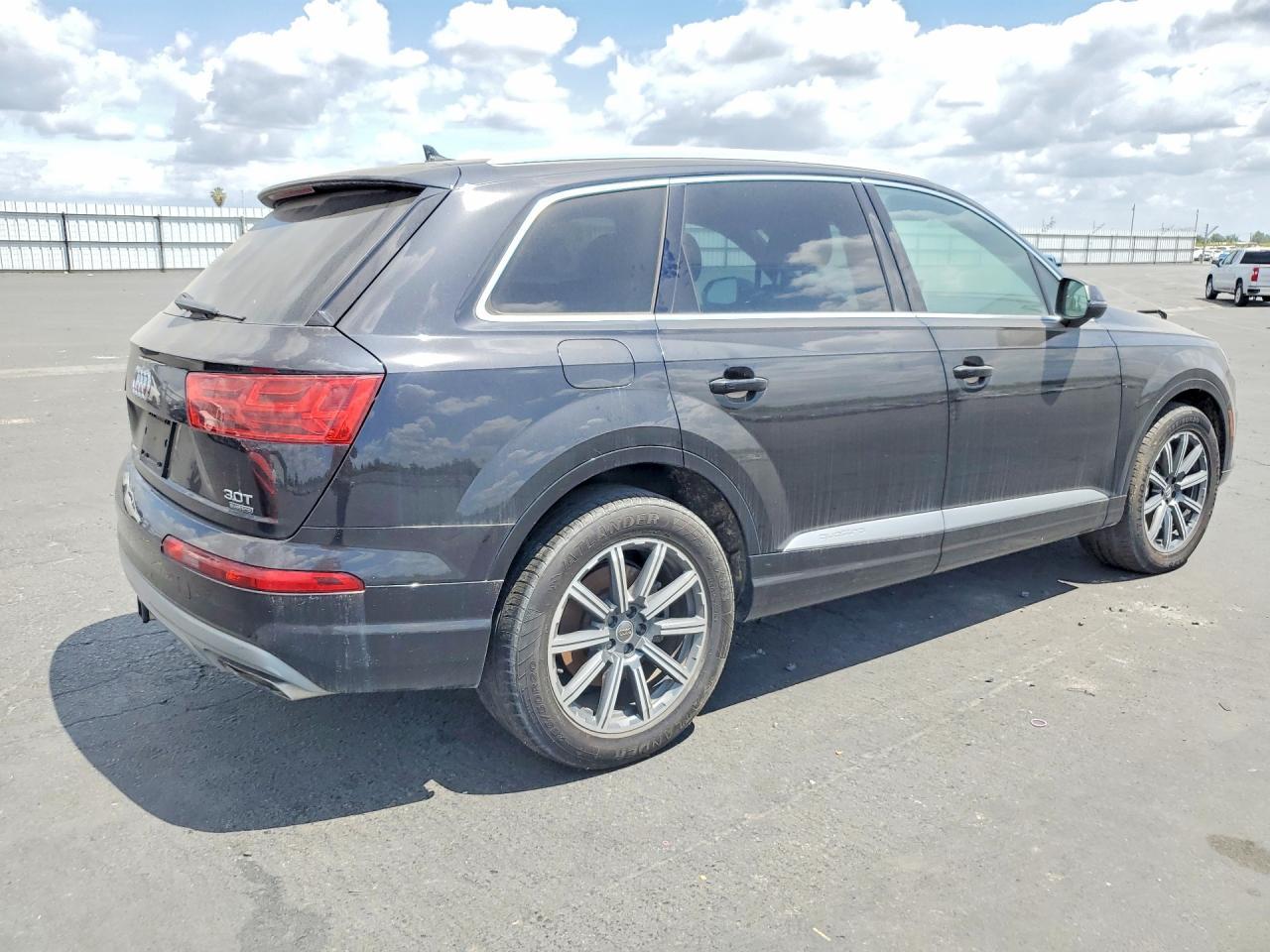 2017 Audi Q7 Premium Plus - Image 3