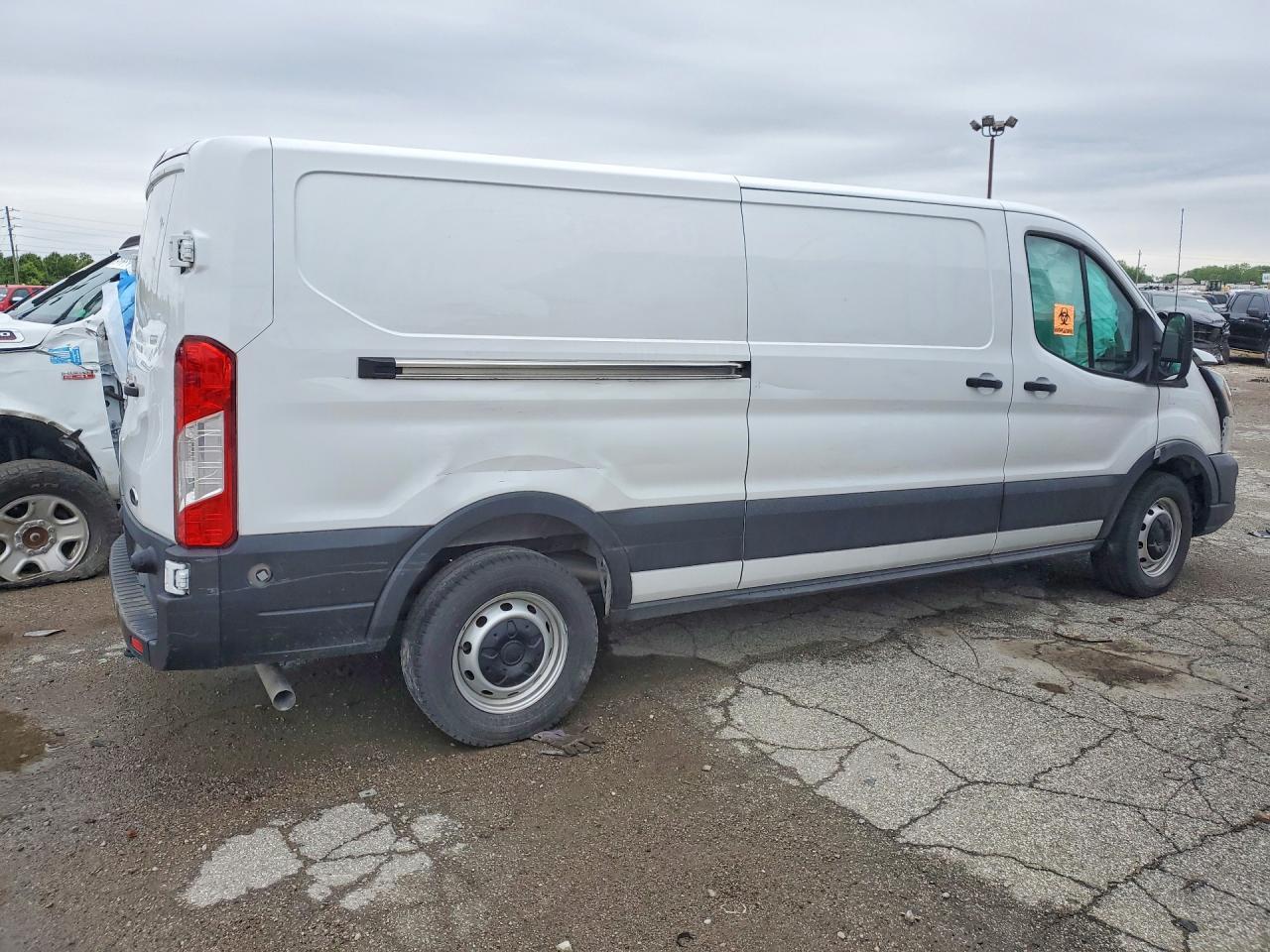 2024 Ford Transit 250 Utility / Service Van - Фото 3