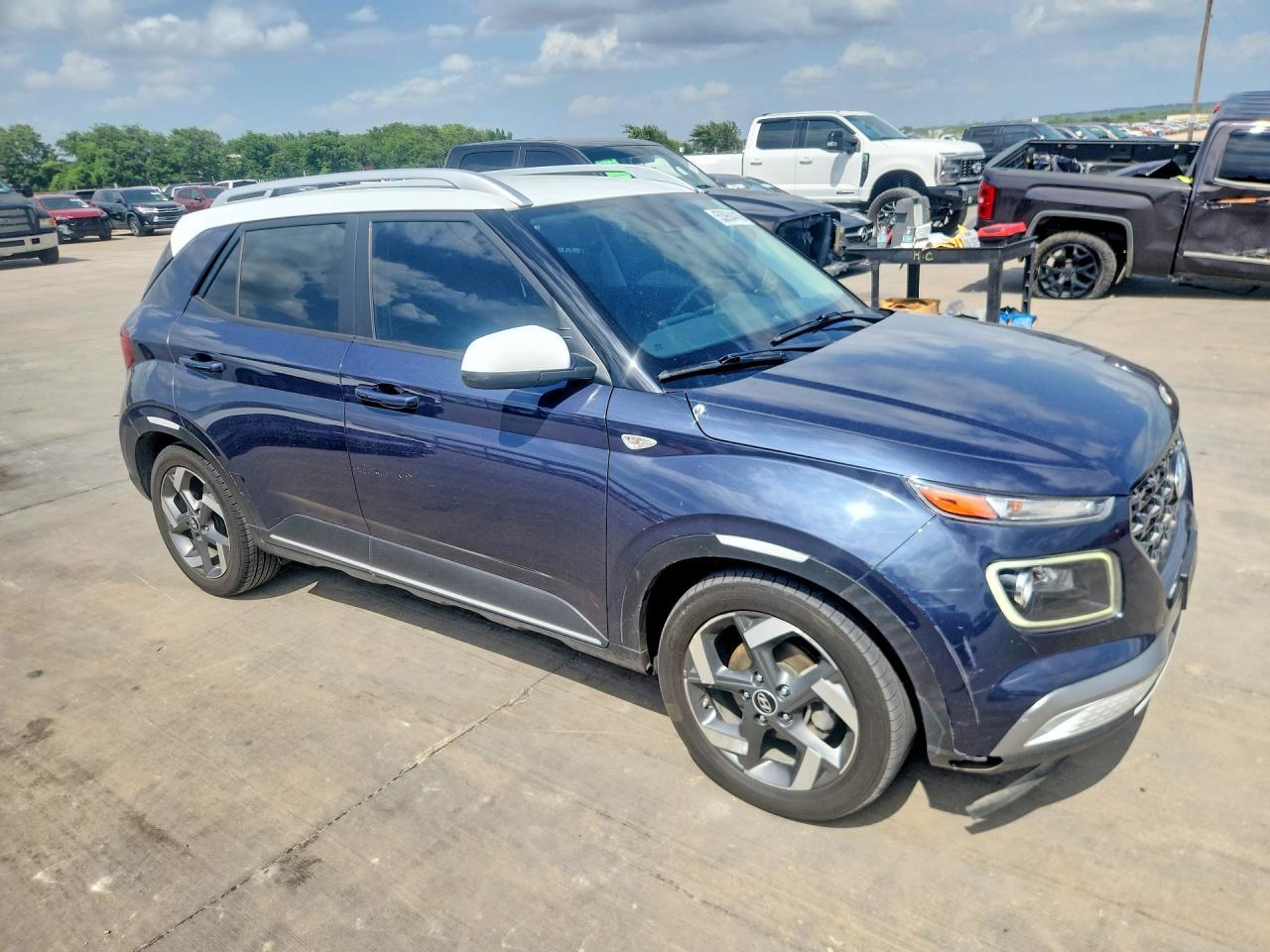 2022 Hyundai Venue Limited - Фото 4