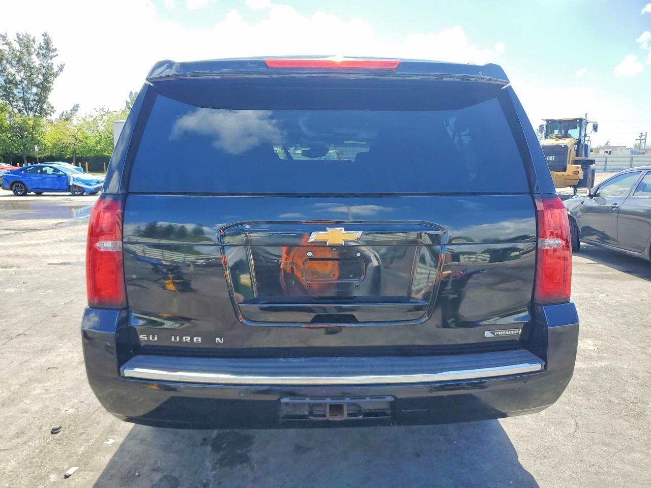 2018 Chevrolet Suburban C1500 Premier - Фото 6