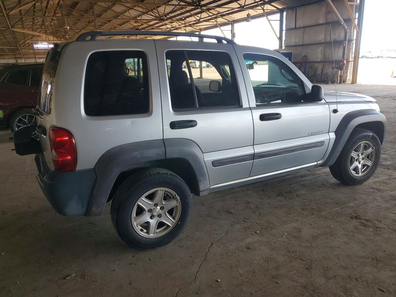 2004 Jeep Liberty Sport - Image 3