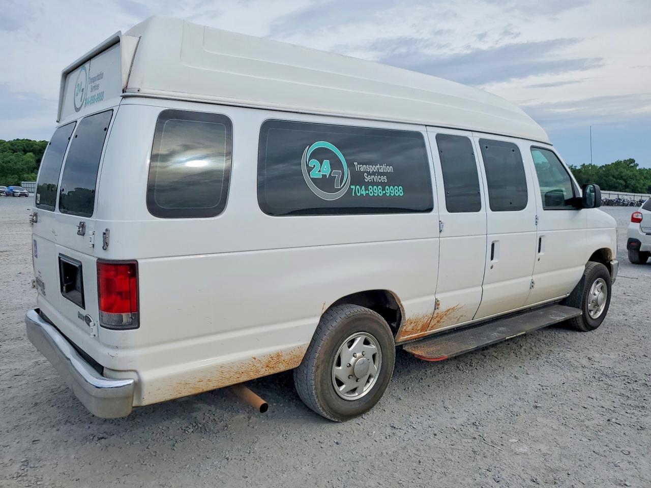 2014 Ford Econoline E250 Van - Фото 3