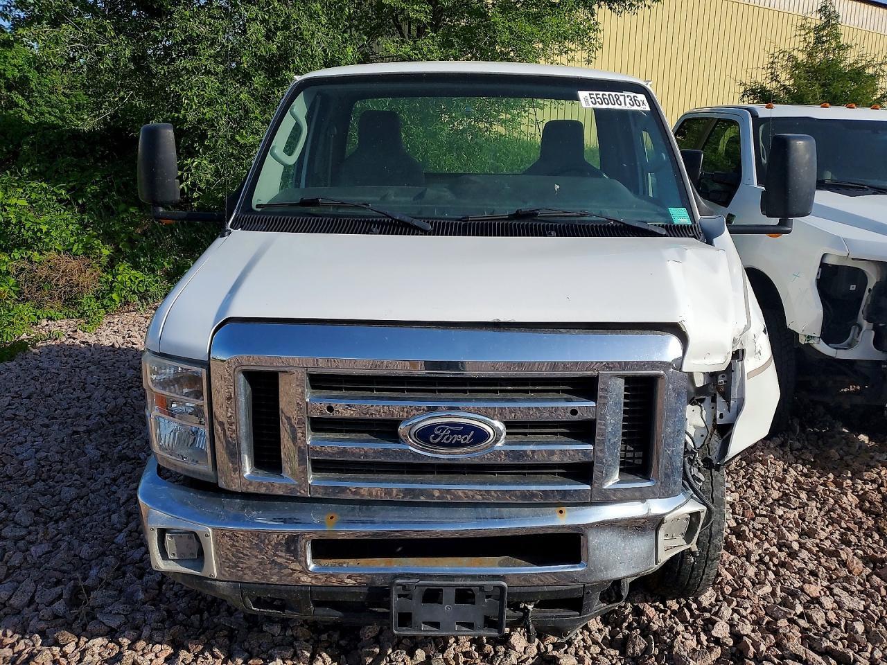 2015 Ford Econoline E450 Super Duty Cutaway Van - Фото 5