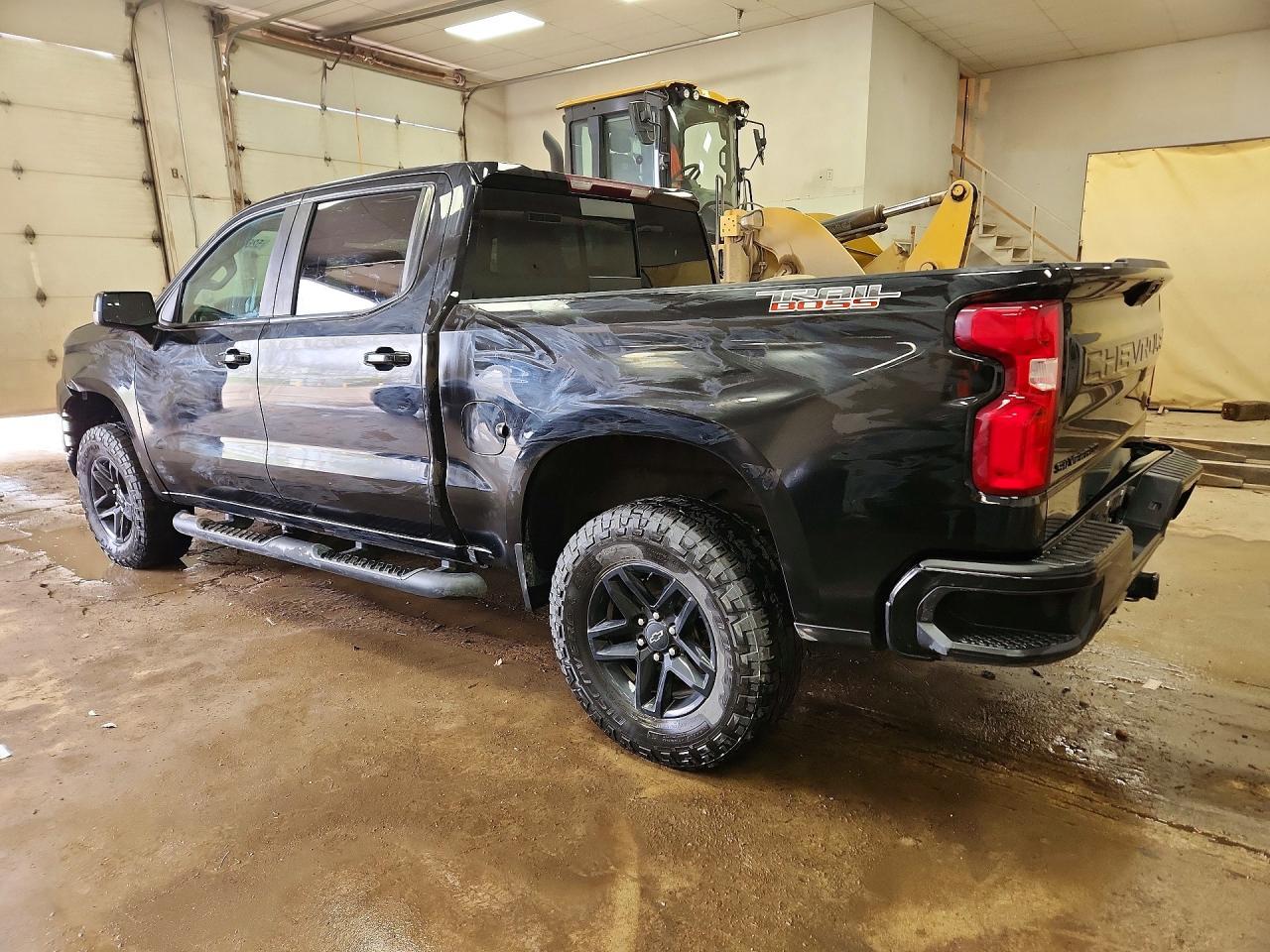2021 Chevrolet Silverado K1500 Lt Trail Boss - Фото 2