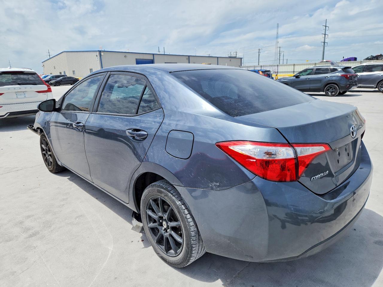 2015 Toyota Corolla Le - Фото 2