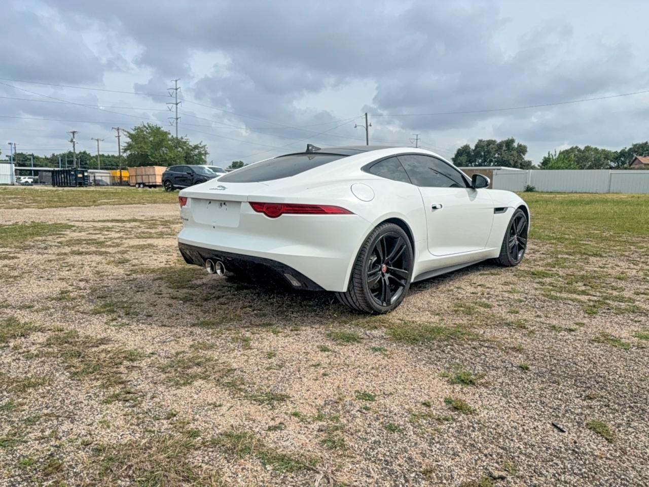 2017 Jaguar F-Type R Dynamic - Image 4