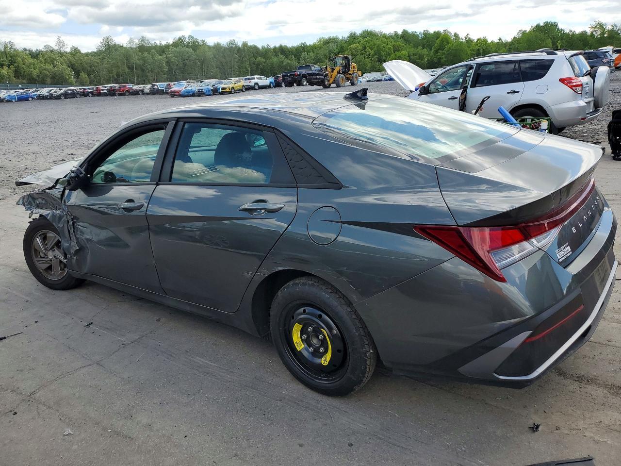2026 Hyundai Elantra Se - Image 2