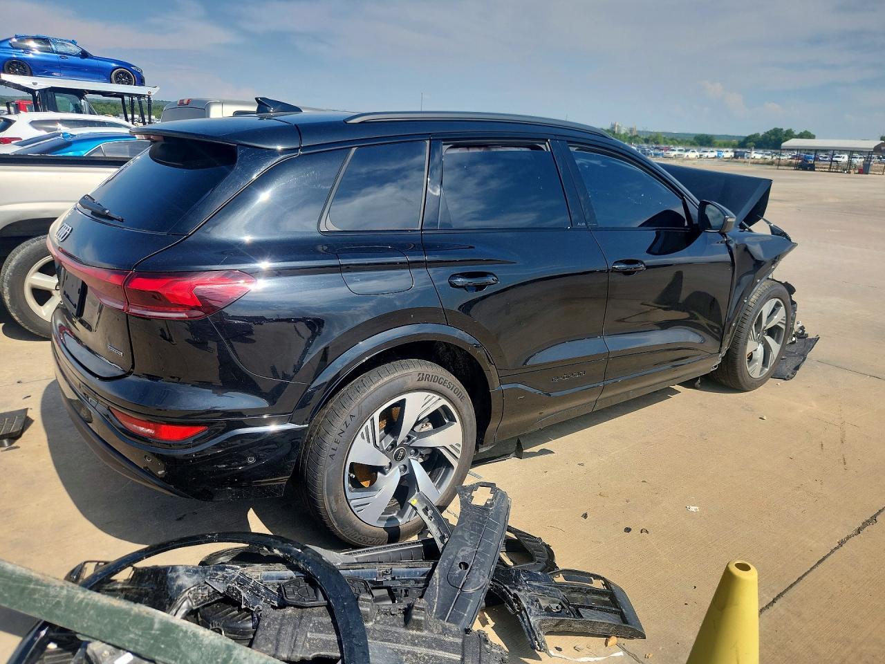 2025 Audi Q6 E-Tron Premium Plus - Фото 3