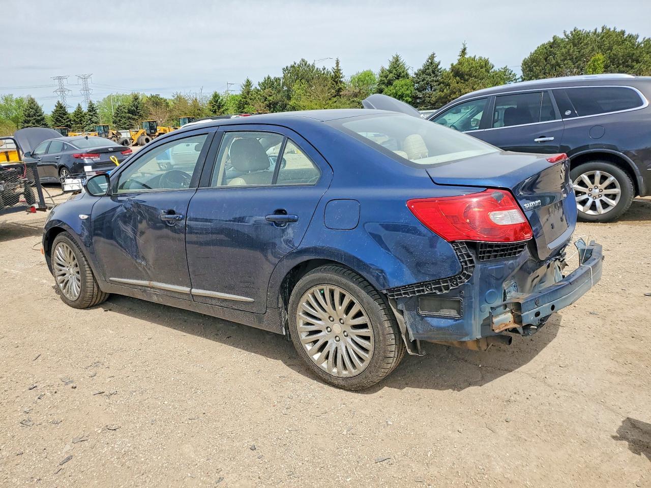2011 Suzuki Kizashi Se - Фото 2