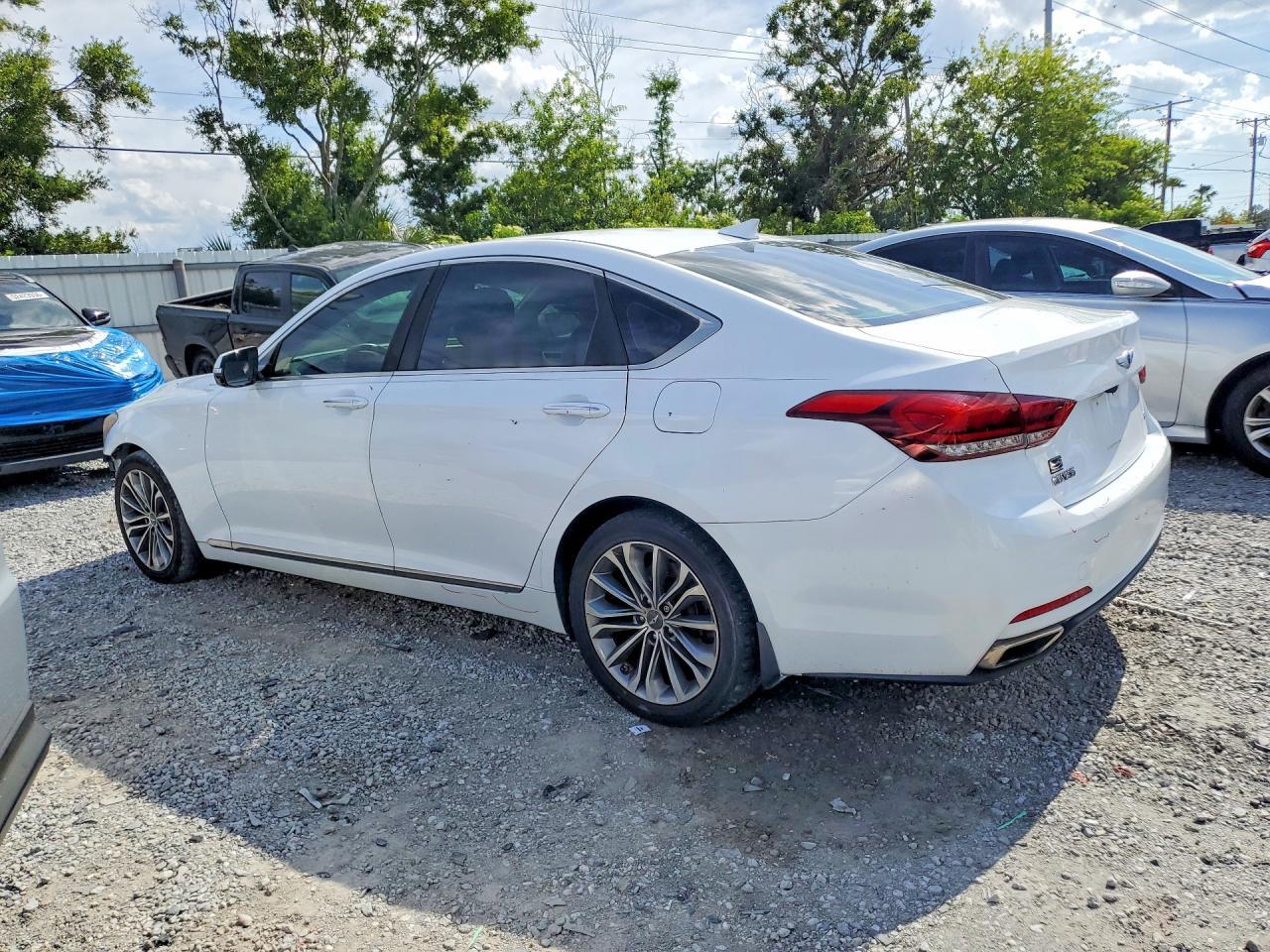 2016 Hyundai Genesis 3.8L - Фото 2