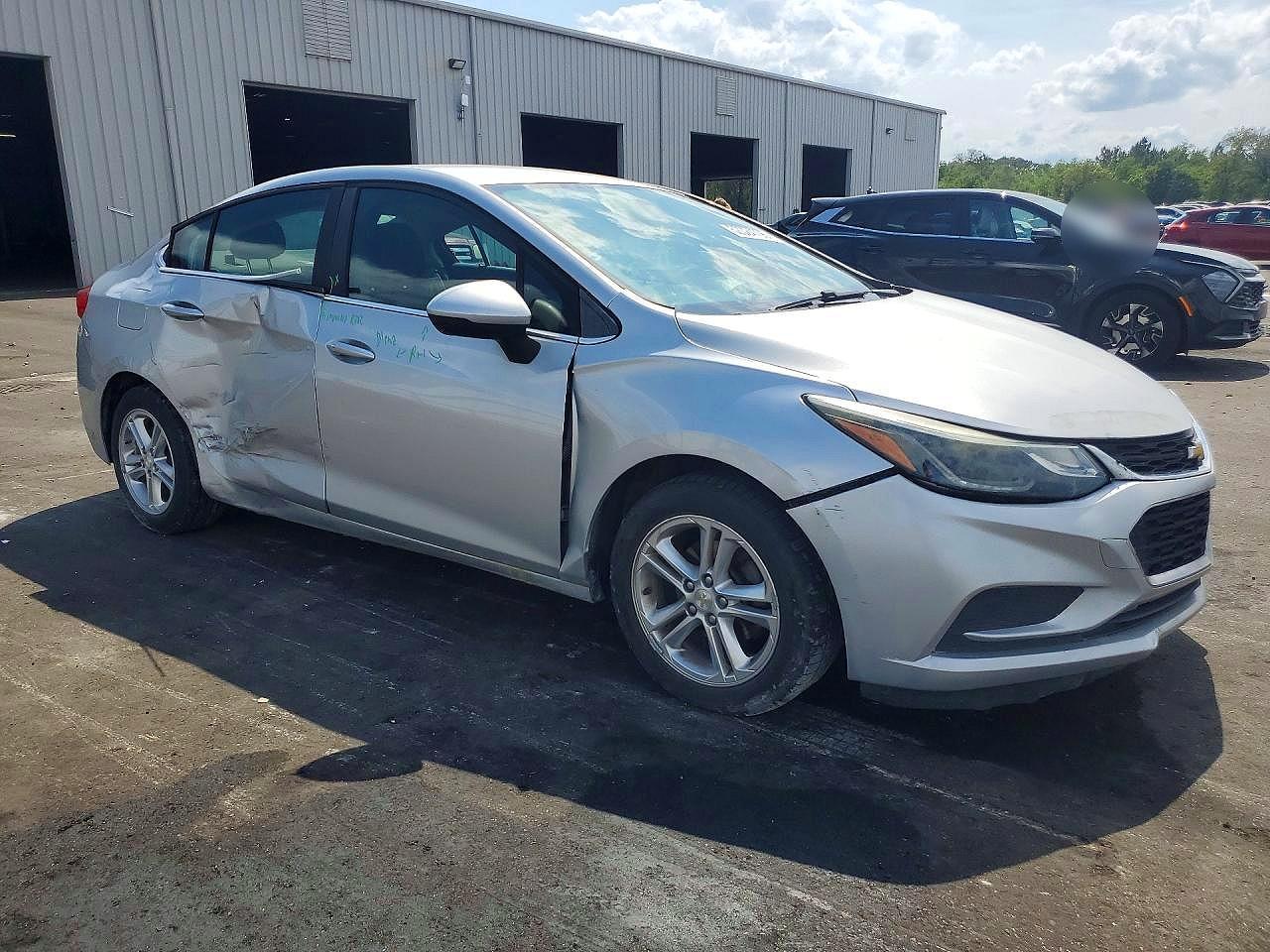 2017 Chevrolet Cruze Lt - Image 4