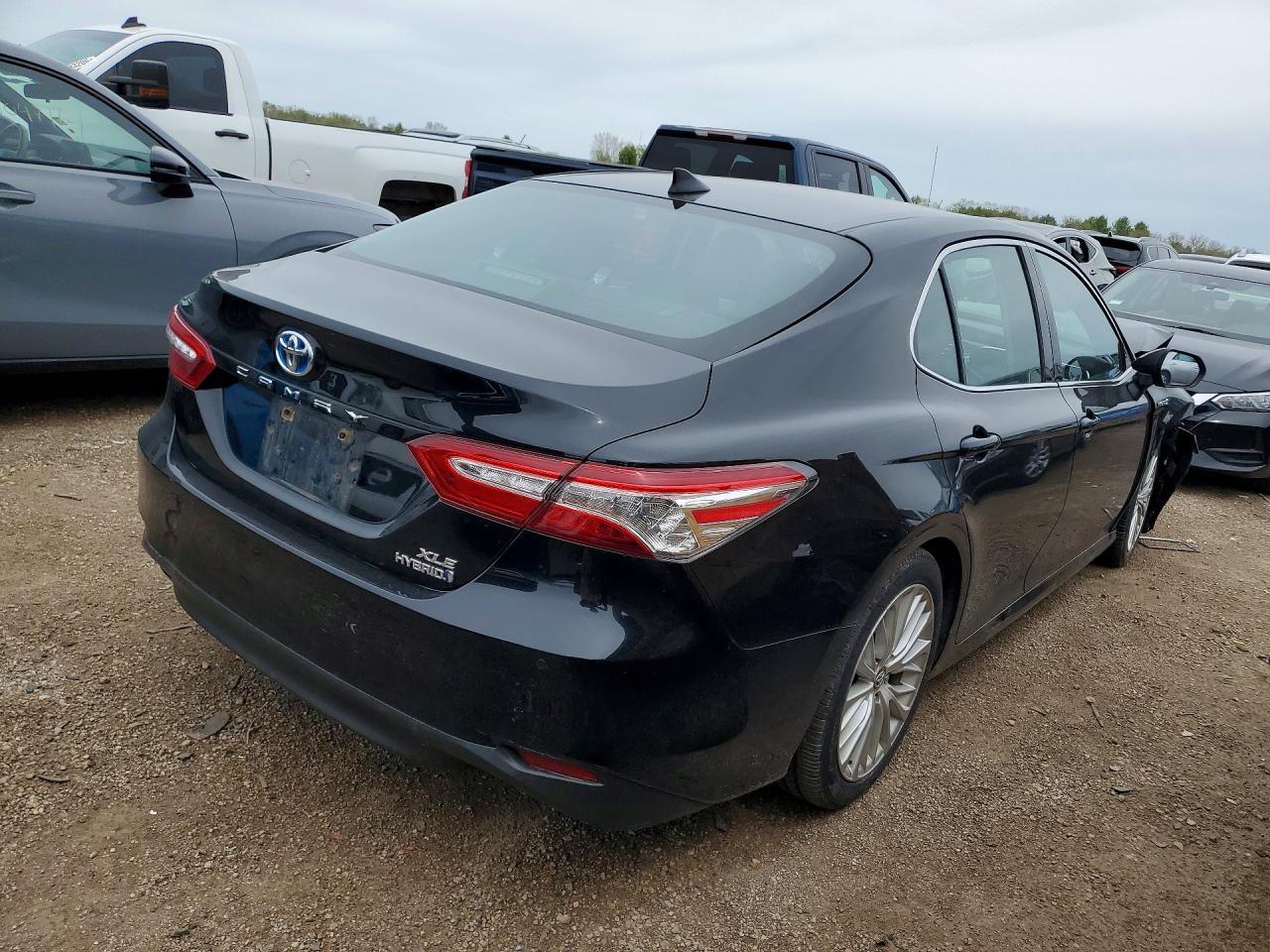 2018 Toyota Camry Hybrid Xle - Фото 3