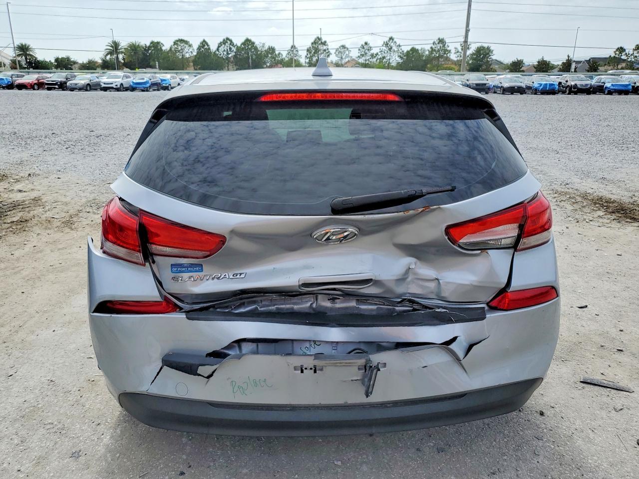 2020 Hyundai Elantra Gt Base - Image 6