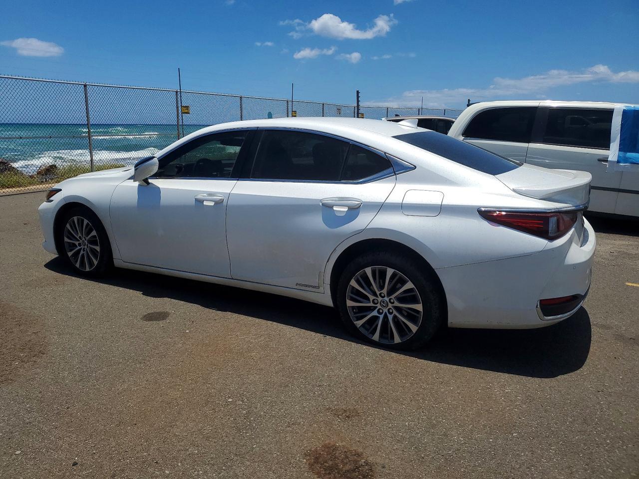 2019 Lexus Es 300H - Фото 2