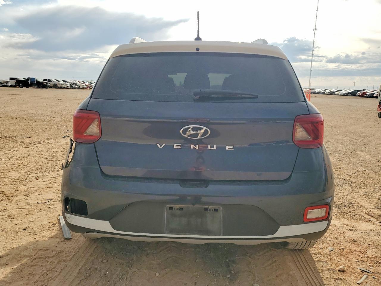 2024 Hyundai Venue Limited - Фото 6