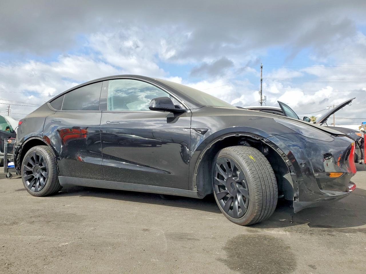 2023 Tesla Model Y - Фото 4