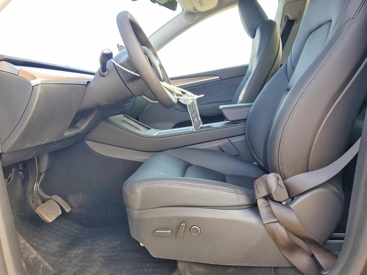 2024 Tesla Model Y - Image 7