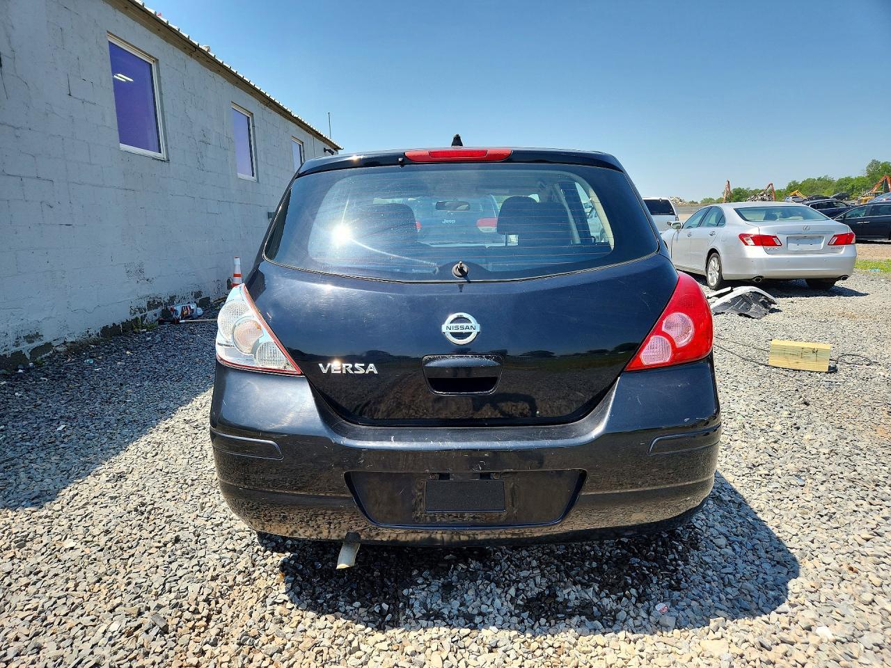 2011 Nissan Versa 1.8 S - Фото 6