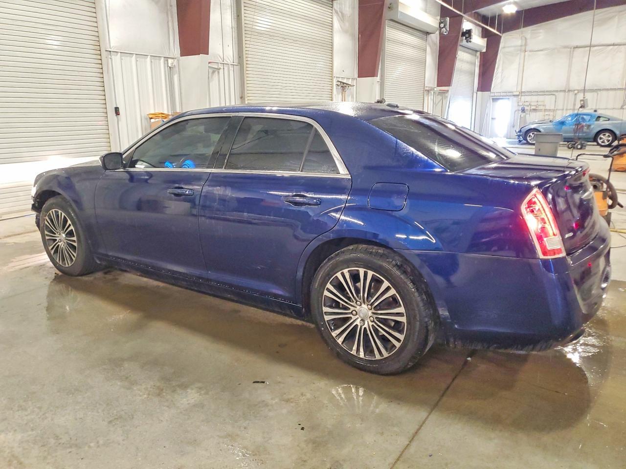 2013 Chrysler 300 S - Фото 2