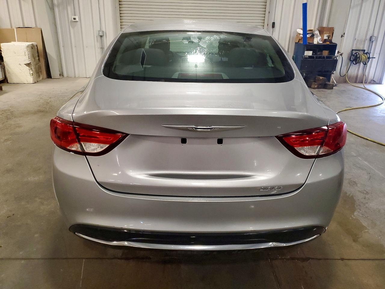2015 Chrysler 200 Limited - Фото 6