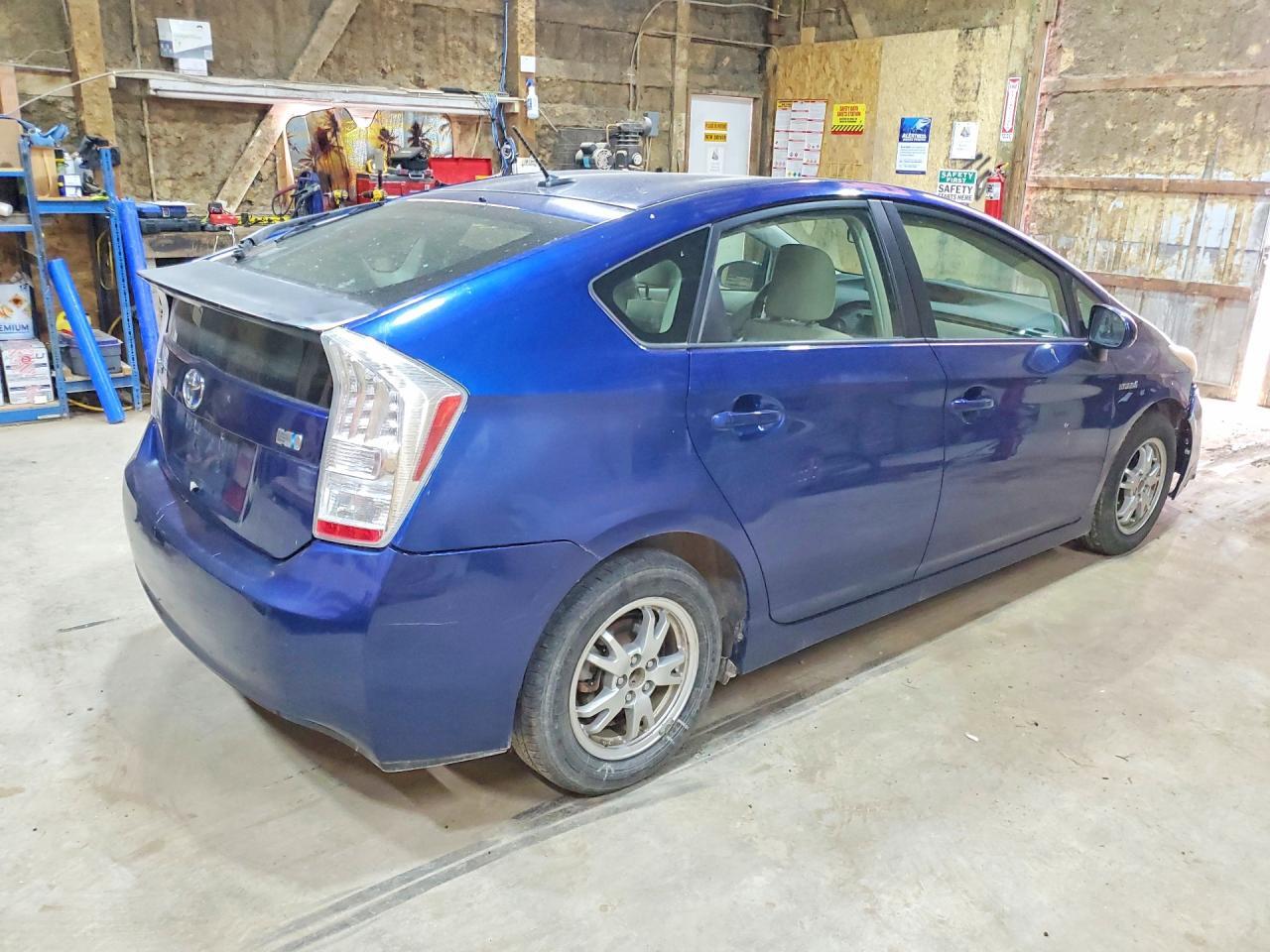 2010 Toyota Prius Iii - Фото 3