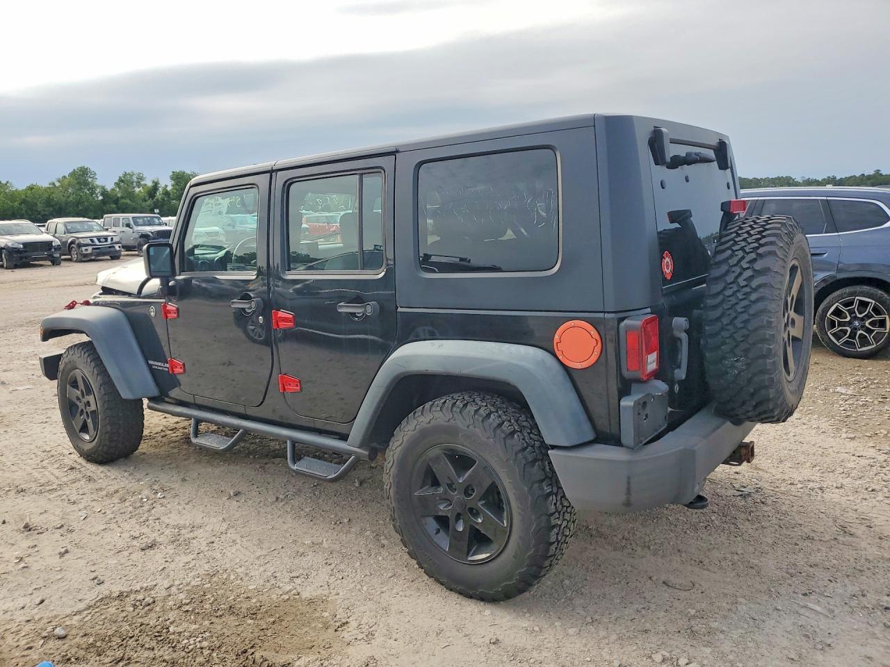 2010 Jeep Wrangler Unlimited Sport - Image 2