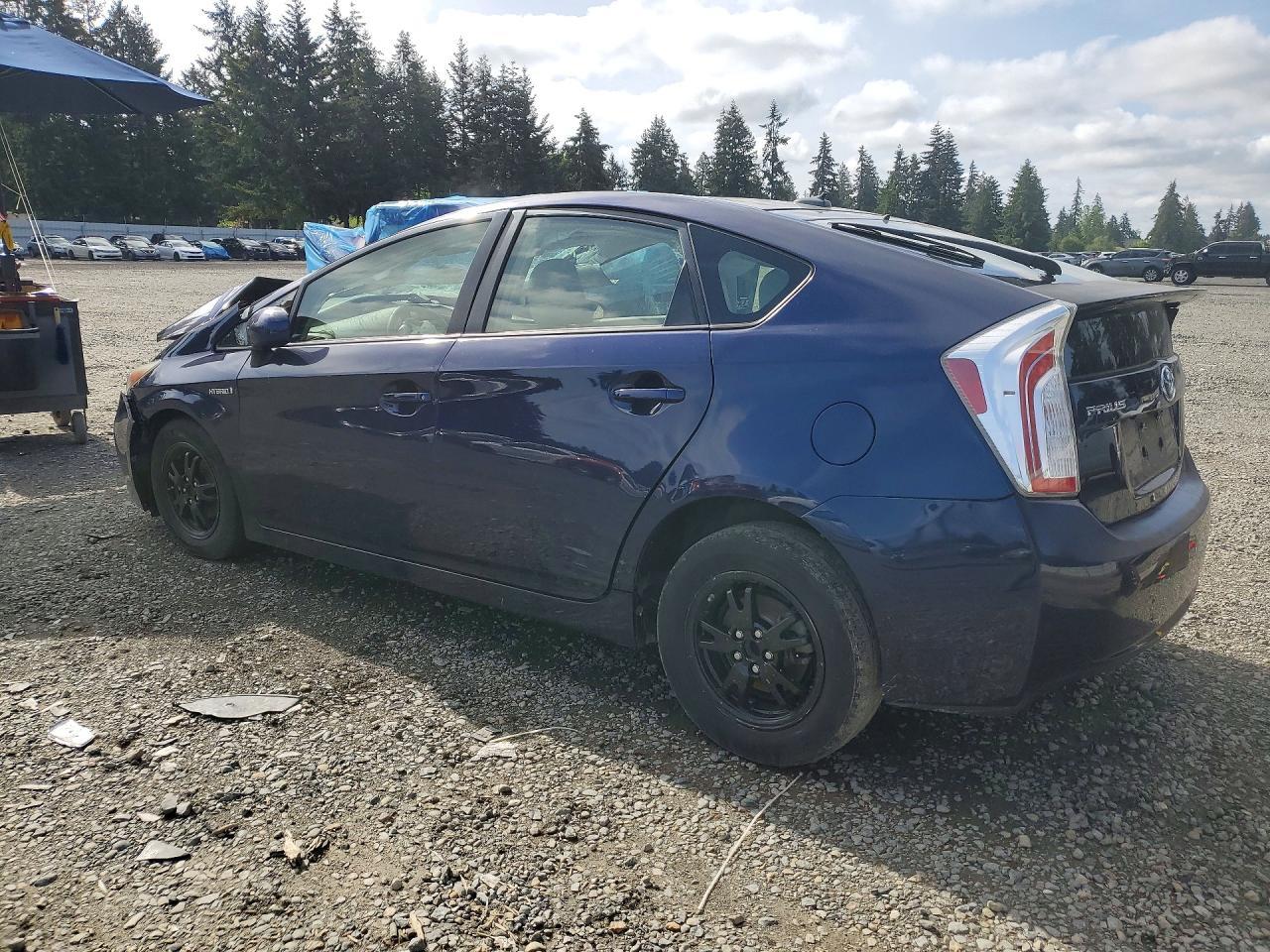 2013 Toyota Prius Three - Фото 2
