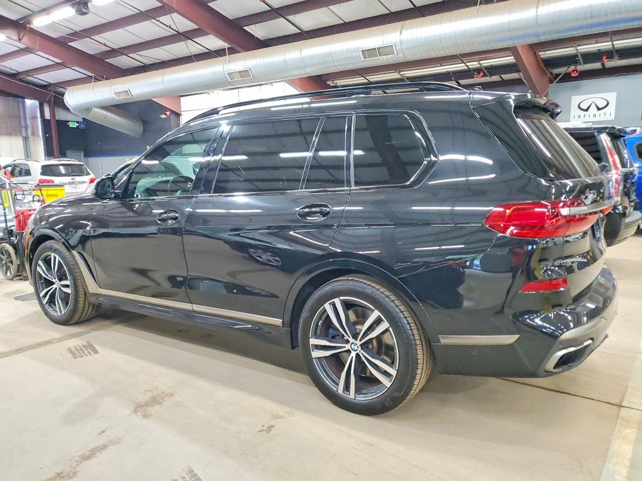 2020 BMW X7 M50I - Фото 2